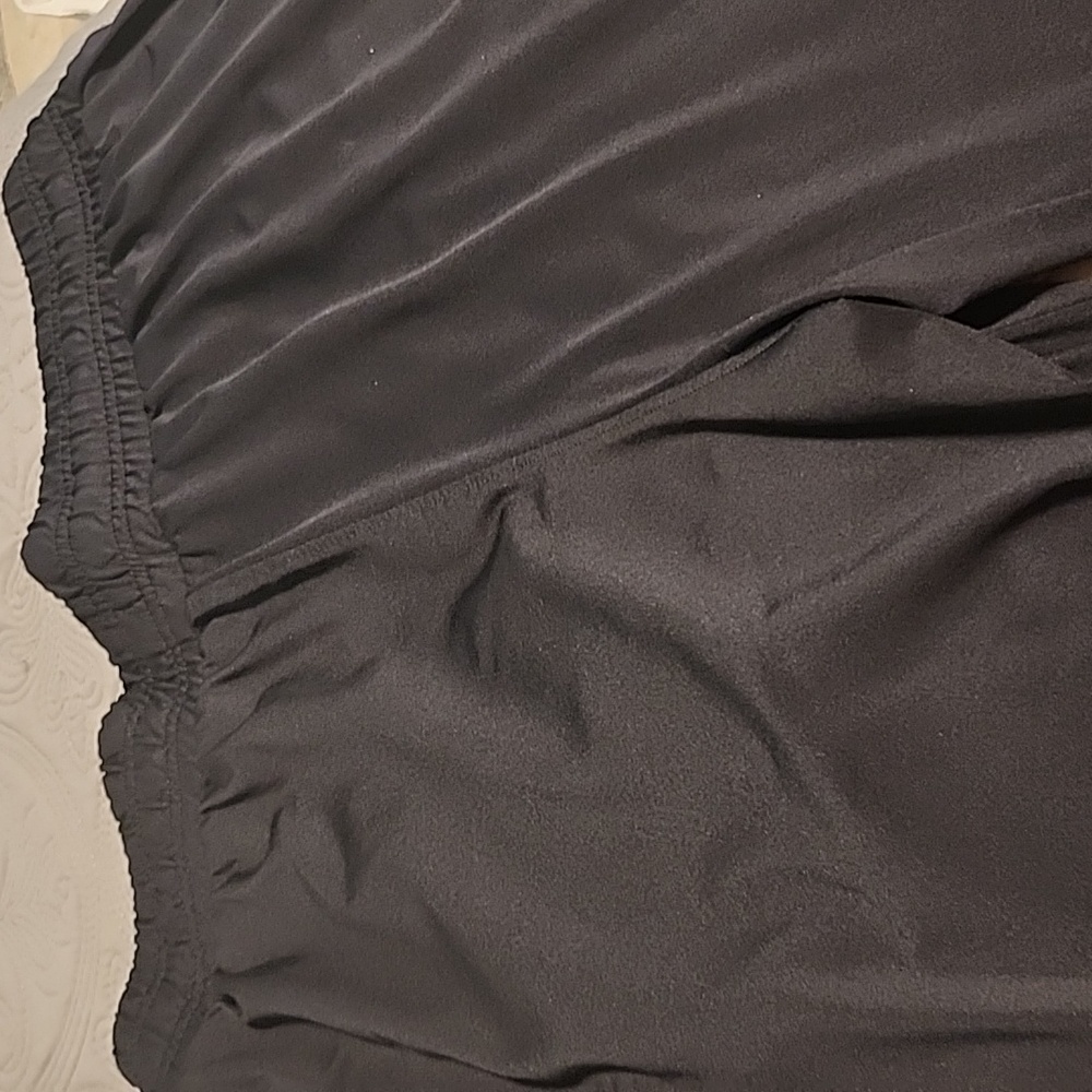 Women's under armour pants 2 pair identical - Picture 6 of 6